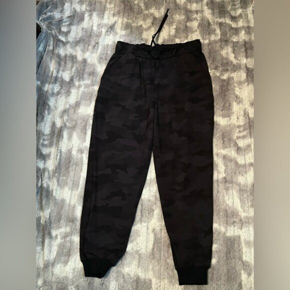 2021 Lululemon Stretch High-Rise Jogger *Shorter Length Size 8 - Picture 2 of 11
